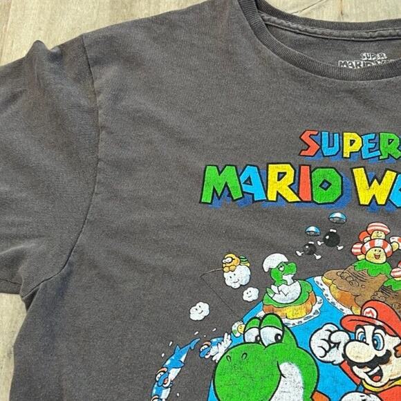 Super Nintendo Shirt Men Medium Super Mario World Bros Graphic Short Sleeve - Picture 4 of 6
